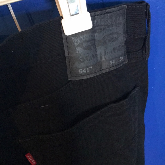 All black Levi’s jeans - Picture 2 of 4